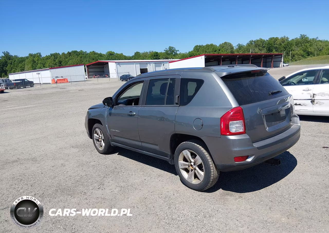 2012 Jeep Compass Latitude VIN:1C4NJDEB8CD608852 - 3