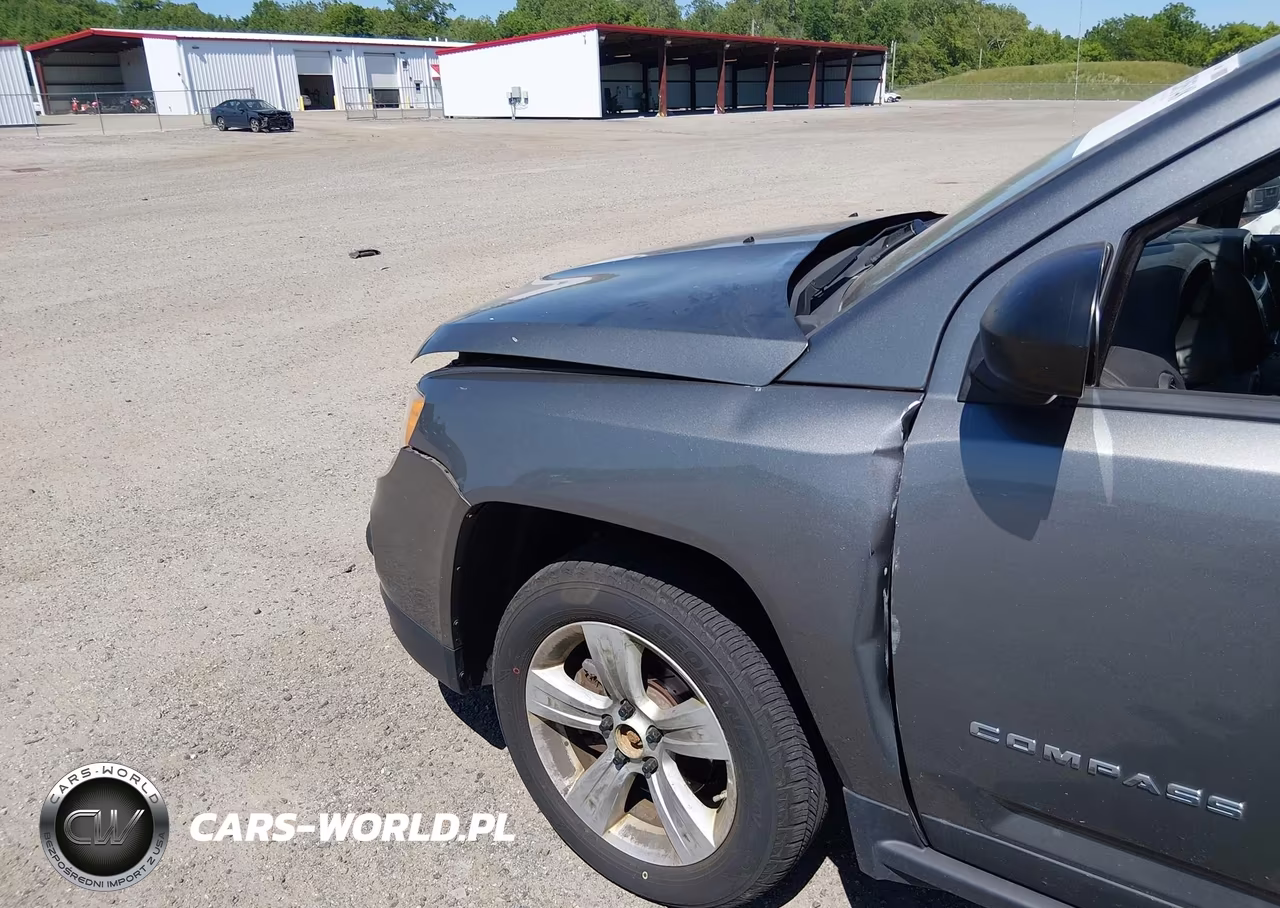 2012 Jeep Compass Latitude VIN:1C4NJDEB8CD608852 - 6