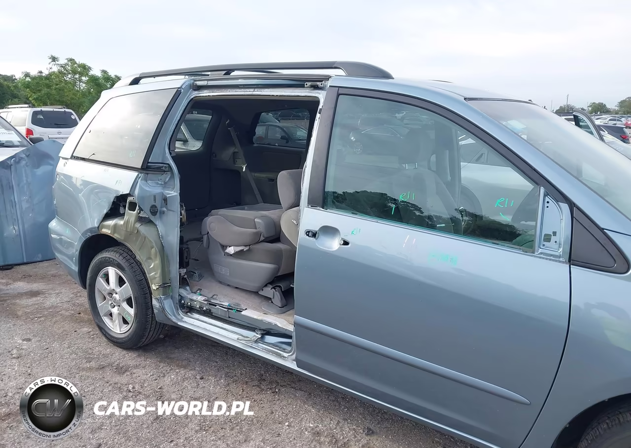 2010 Toyota Sienna Le VIN:5TDKK4CC4AS300204 - 6