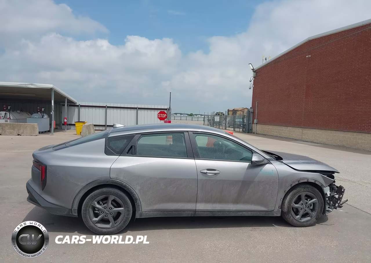 2025 Kia K4 Lxs VIN:3KPFT4DE7SE117552 - 14