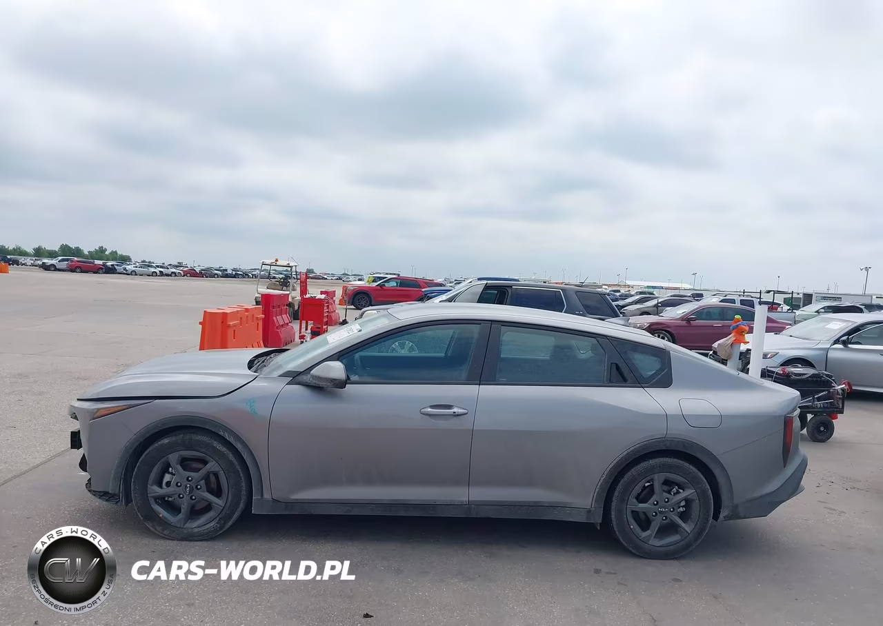 2025 Kia K4 Lxs VIN:3KPFT4DE7SE117552 - 15