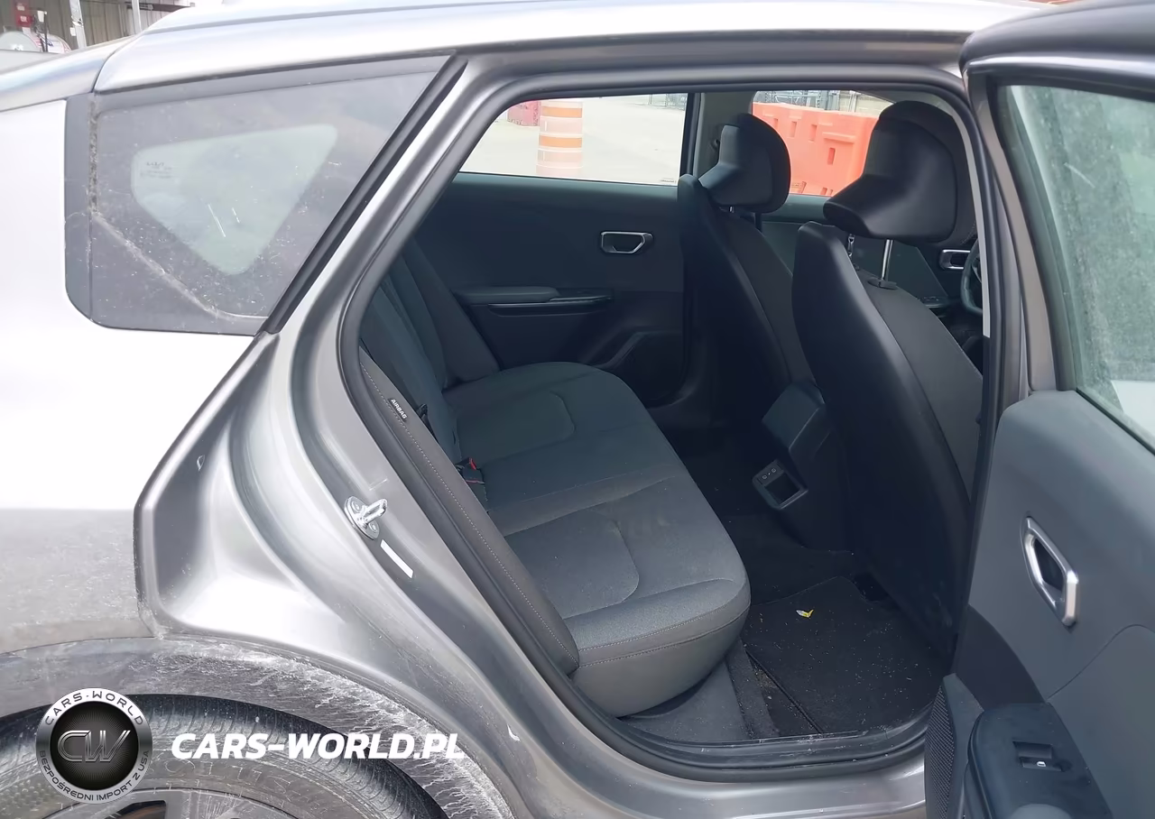 2025 Kia K4 Lxs VIN:3KPFT4DE7SE117552 - 8