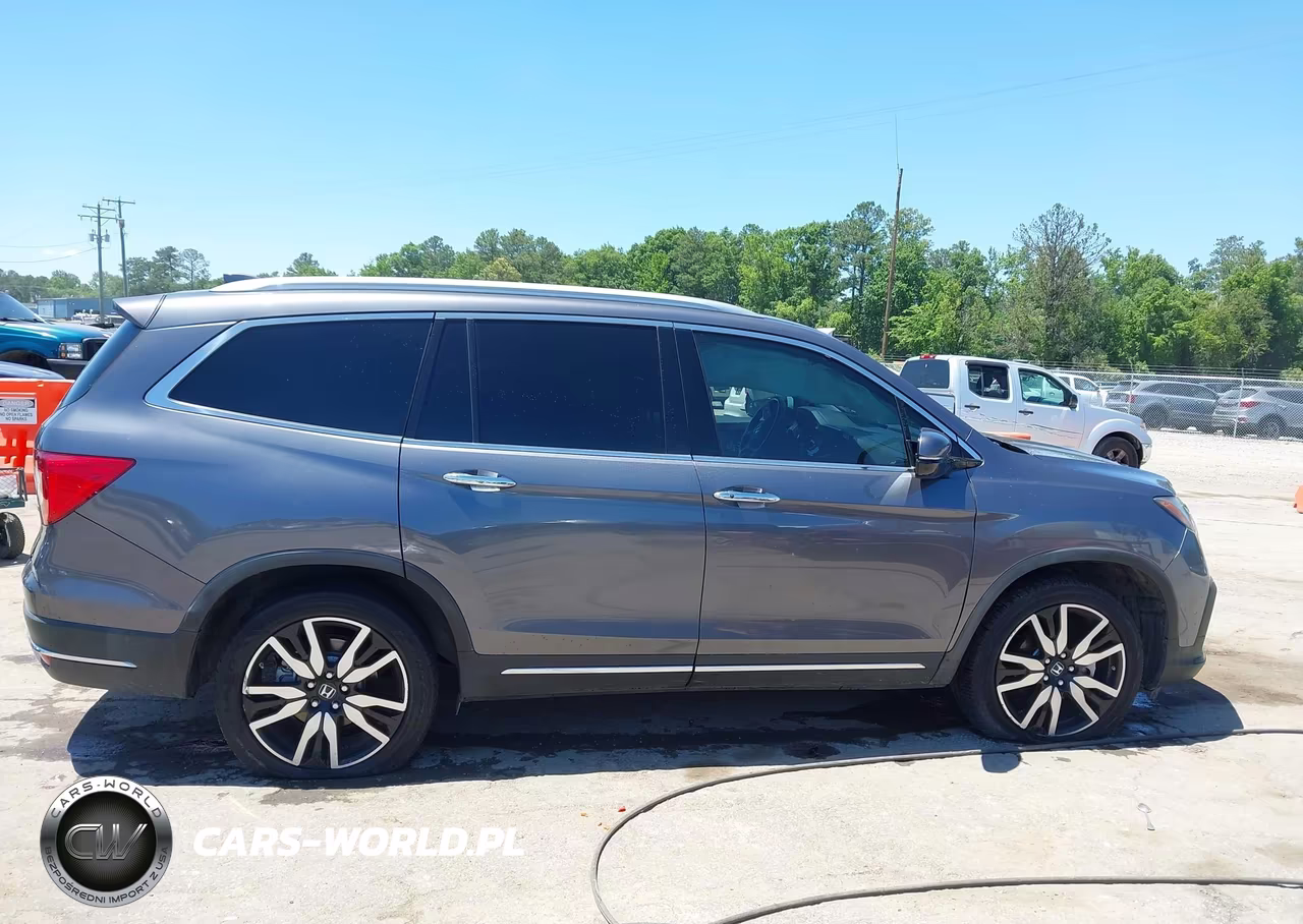 2019 Honda Pilot Touring VIN:5FNYF5H69KB043621 - 13