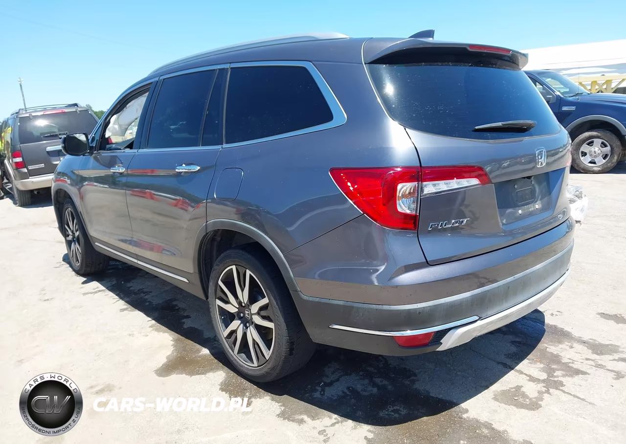 2019 Honda Pilot Touring VIN:5FNYF5H69KB043621 - 3