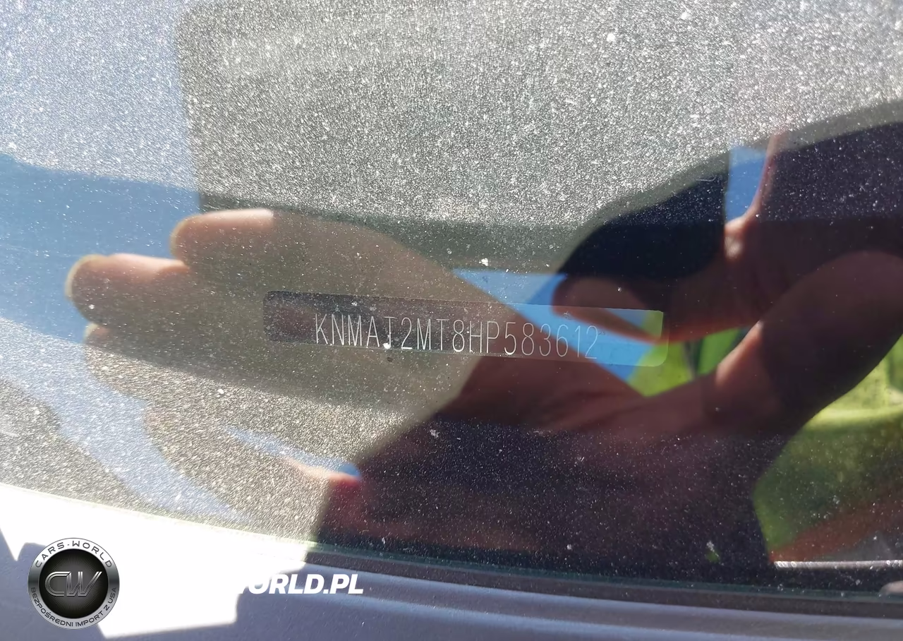 2017 Nissan Rogue S VIN:KNMAT2MT8HP583612 - 9