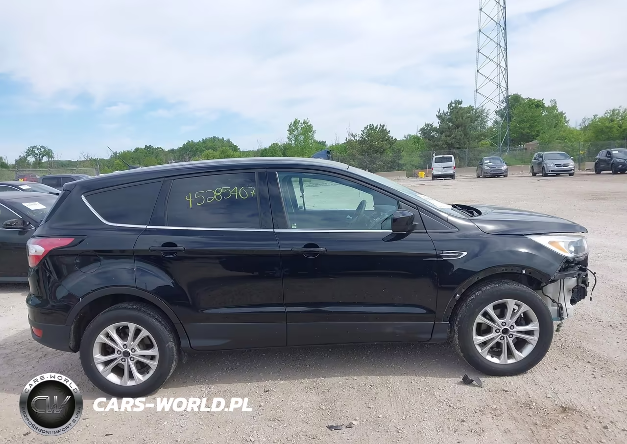 2017 Ford Escape Se VIN:1FMCU0GD5HUE66243 - 14