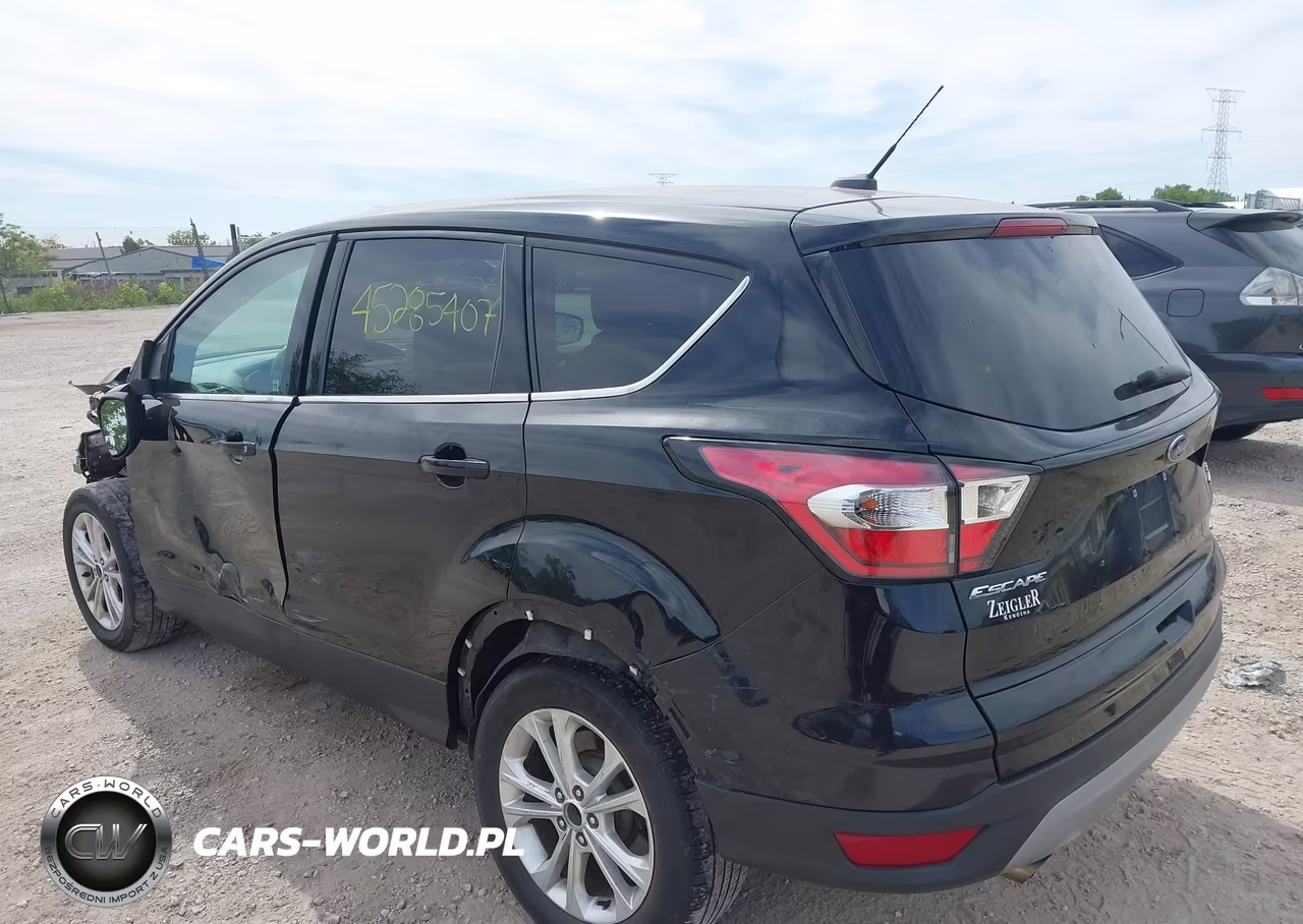 2017 Ford Escape Se VIN:1FMCU0GD5HUE66243 - 3