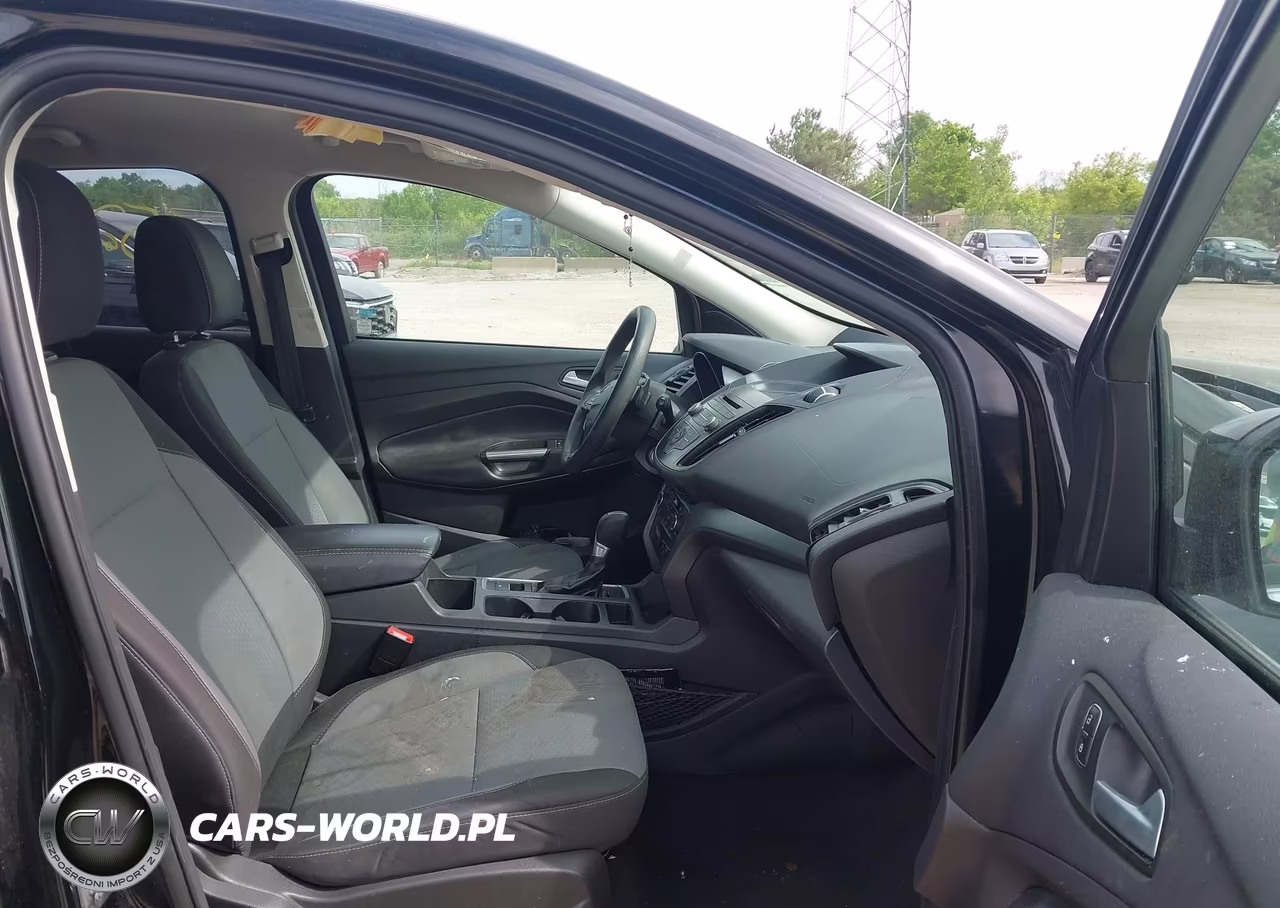 2017 Ford Escape Se VIN:1FMCU0GD5HUE66243 - 5