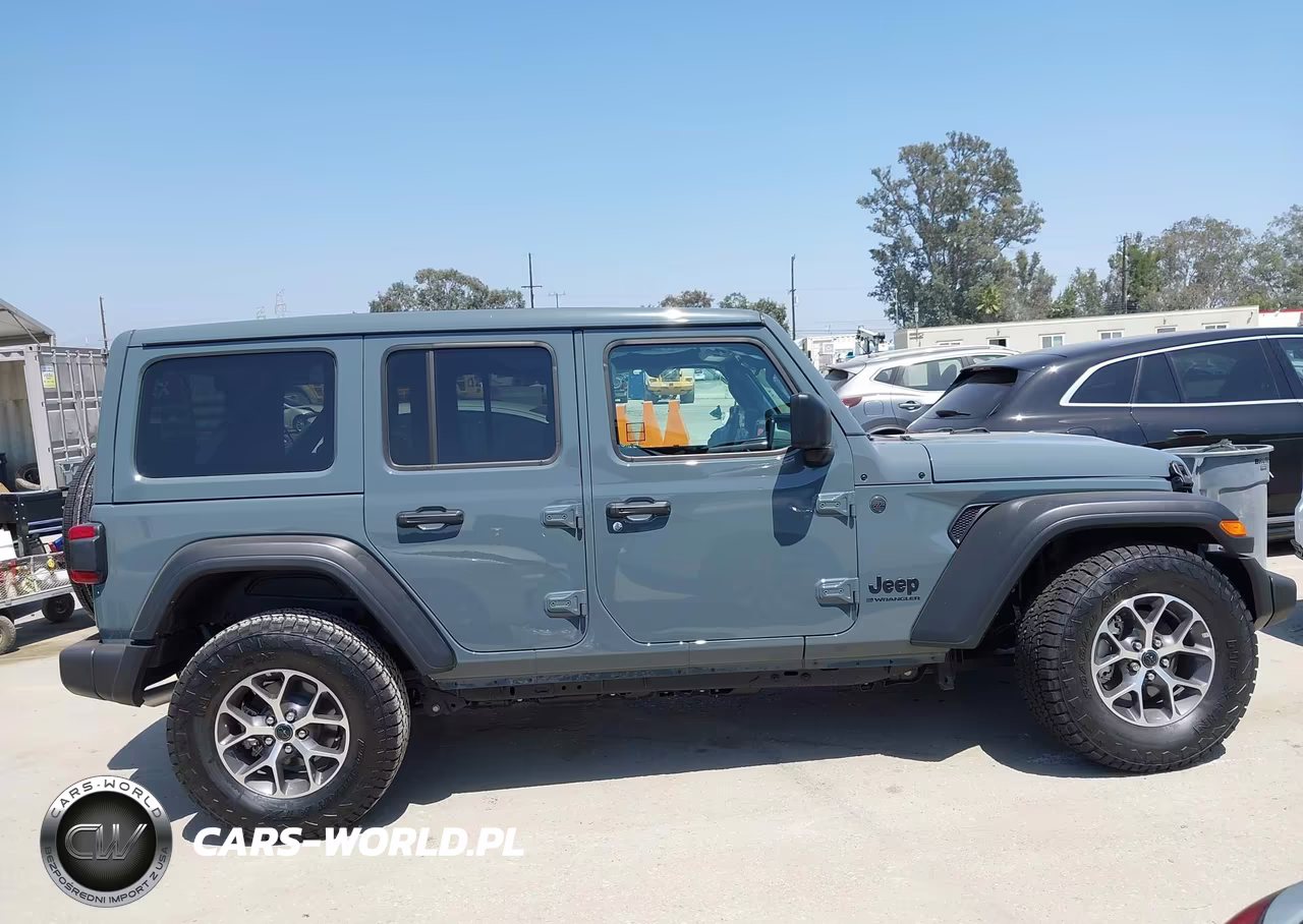 2025 Jeep Wrangler 4-Door Summit 4X4 VIN:1C4PJXDG3SW659962 - 13