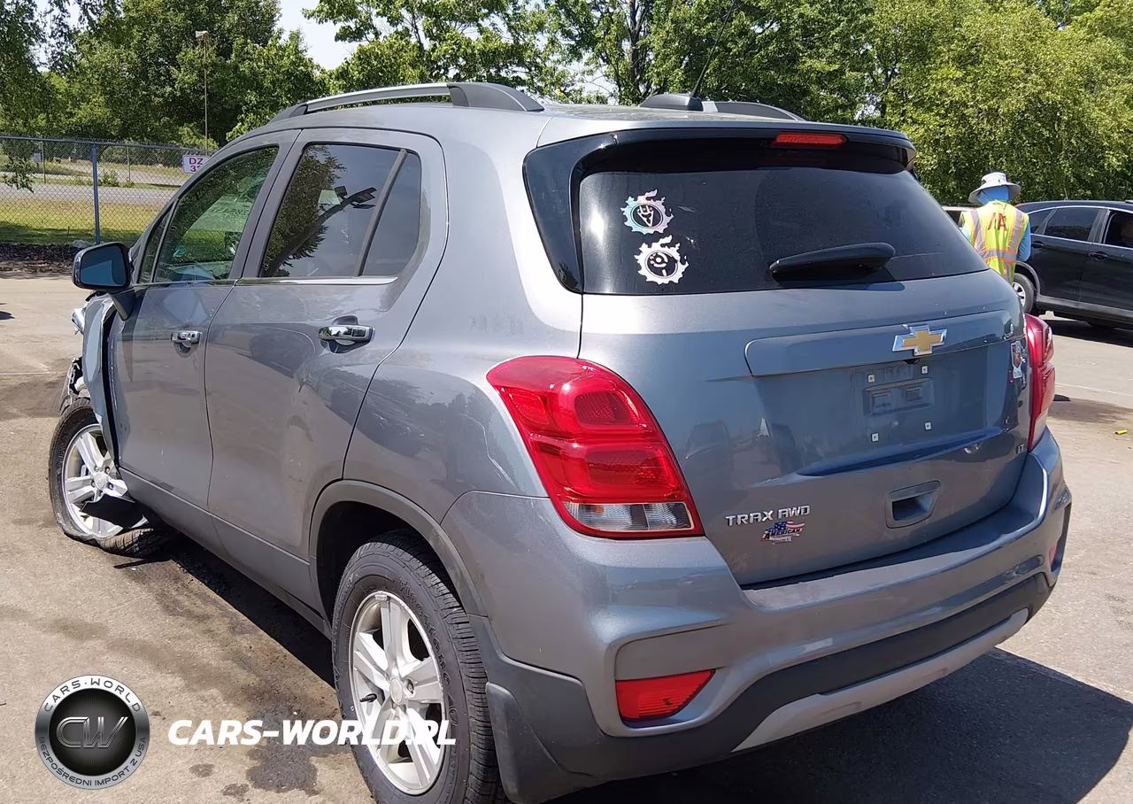 2020 Chevrolet Trax Awd Lt VIN:3GNCJPSB4LL199733 - 3