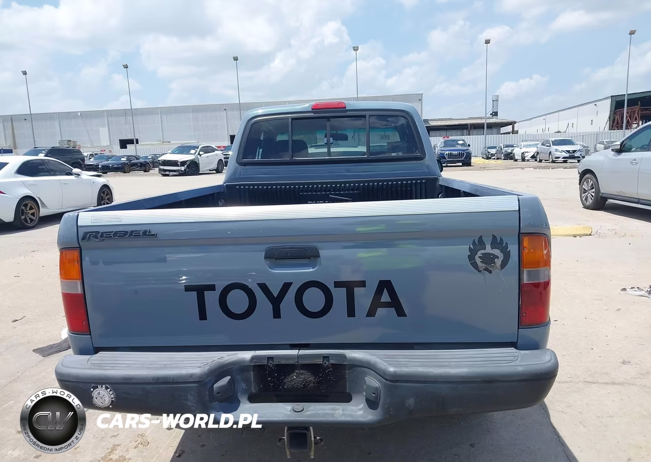 2000 Toyota Tacoma VIN:5TEVL52N7YZ696984 - 16