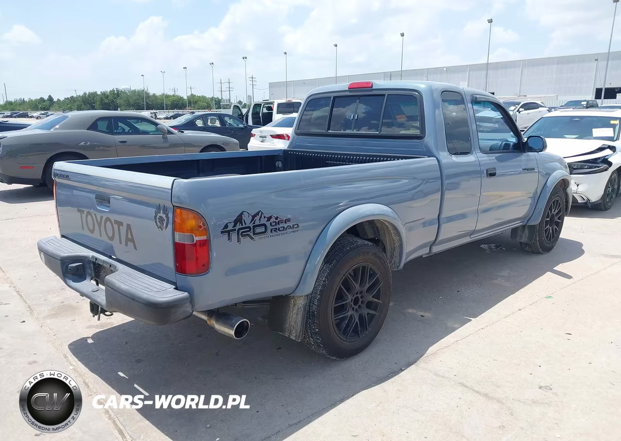 2000 Toyota Tacoma VIN:5TEVL52N7YZ696984 - 4
