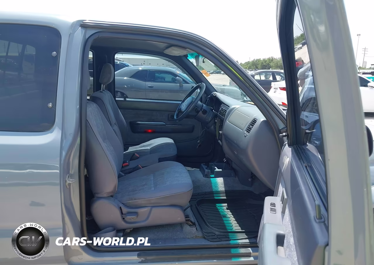 2000 Toyota Tacoma VIN:5TEVL52N7YZ696984 - 5
