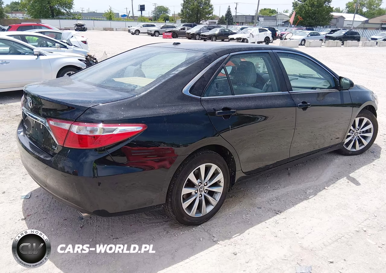 2017 Toyota Camry Xle VIN:4T1BF1FK7HU778060 - 4