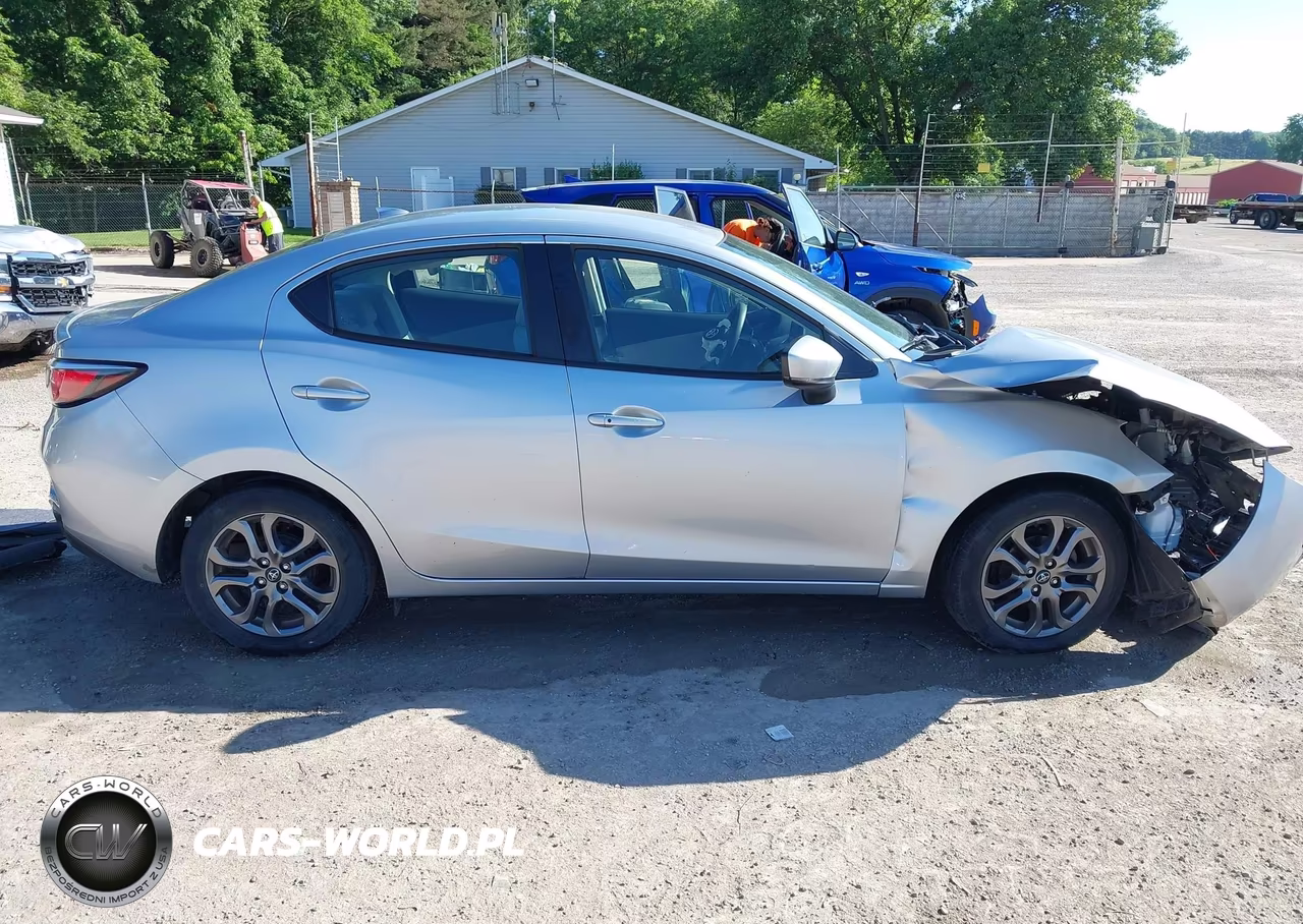 2019 Toyota Yaris Le VIN:3MYDLBYVXKY502996 - 14