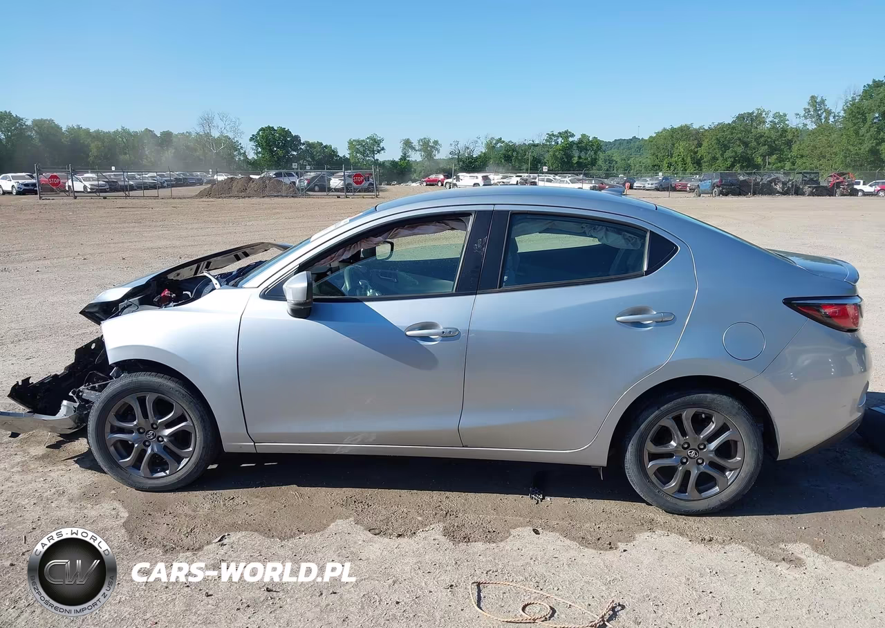 2019 Toyota Yaris Le VIN:3MYDLBYVXKY502996 - 15