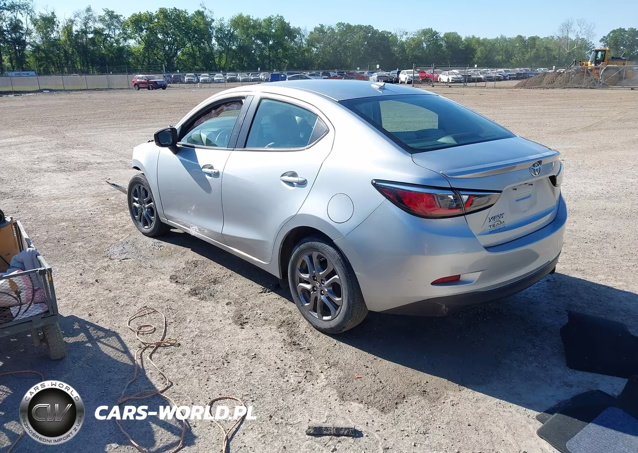 2019 Toyota Yaris Le VIN:3MYDLBYVXKY502996 - 3