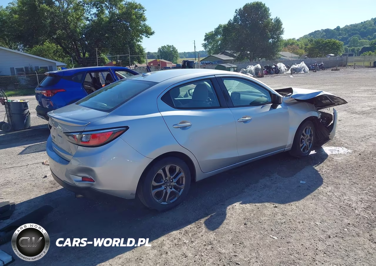 2019 Toyota Yaris Le VIN:3MYDLBYVXKY502996 - 4
