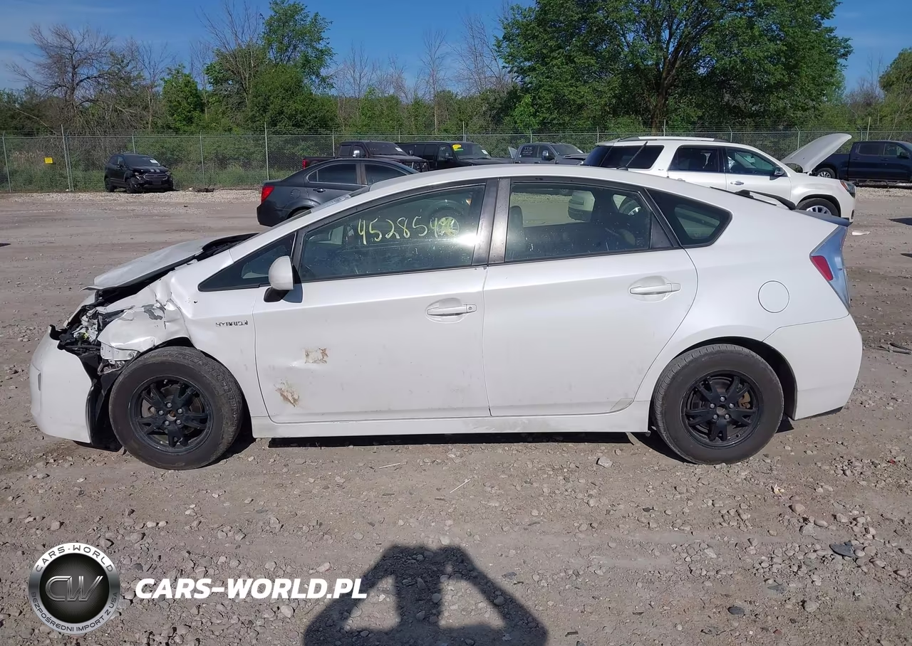 2014 Toyota Prius Two VIN:JTDKN3DU1E0384676 - 14