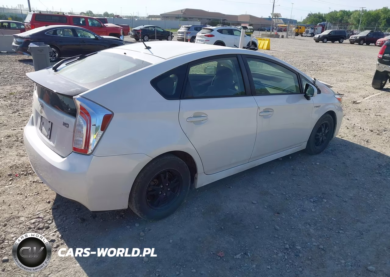 2014 Toyota Prius Two VIN:JTDKN3DU1E0384676 - 4