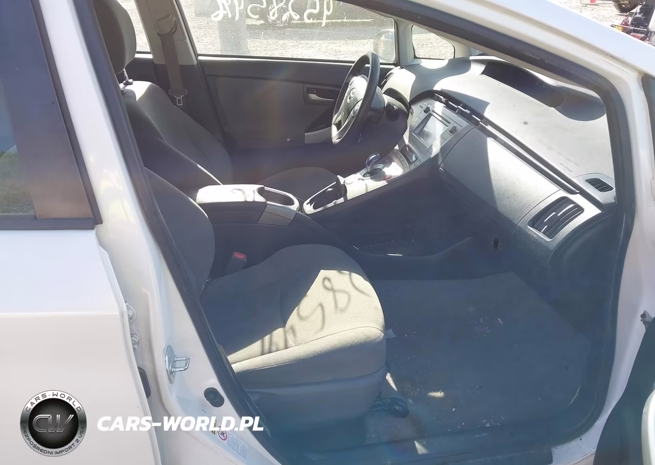 2014 Toyota Prius Two VIN:JTDKN3DU1E0384676 - 5