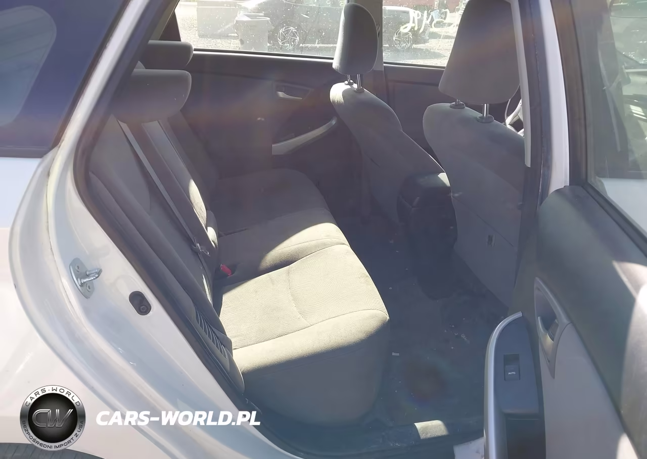 2014 Toyota Prius Two VIN:JTDKN3DU1E0384676 - 8