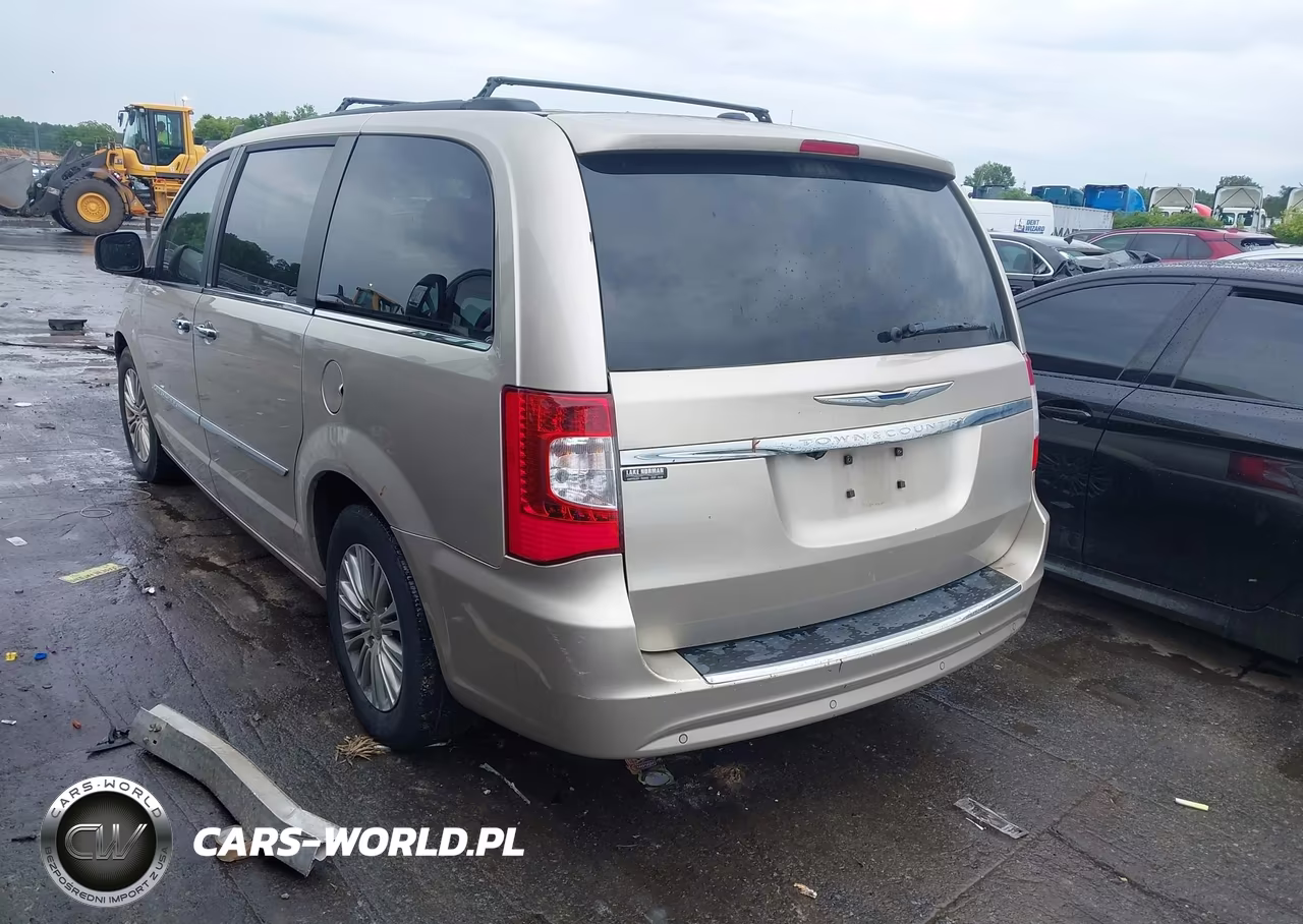 2013 Chrysler Town & Country Touring-L VIN:2C4RC1CG5DR614552 - 3