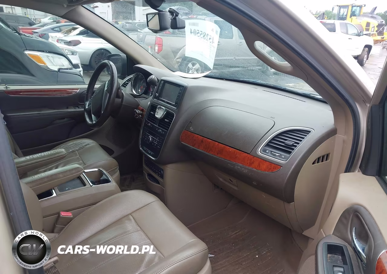 2013 Chrysler Town & Country Touring-L VIN:2C4RC1CG5DR614552 - 5