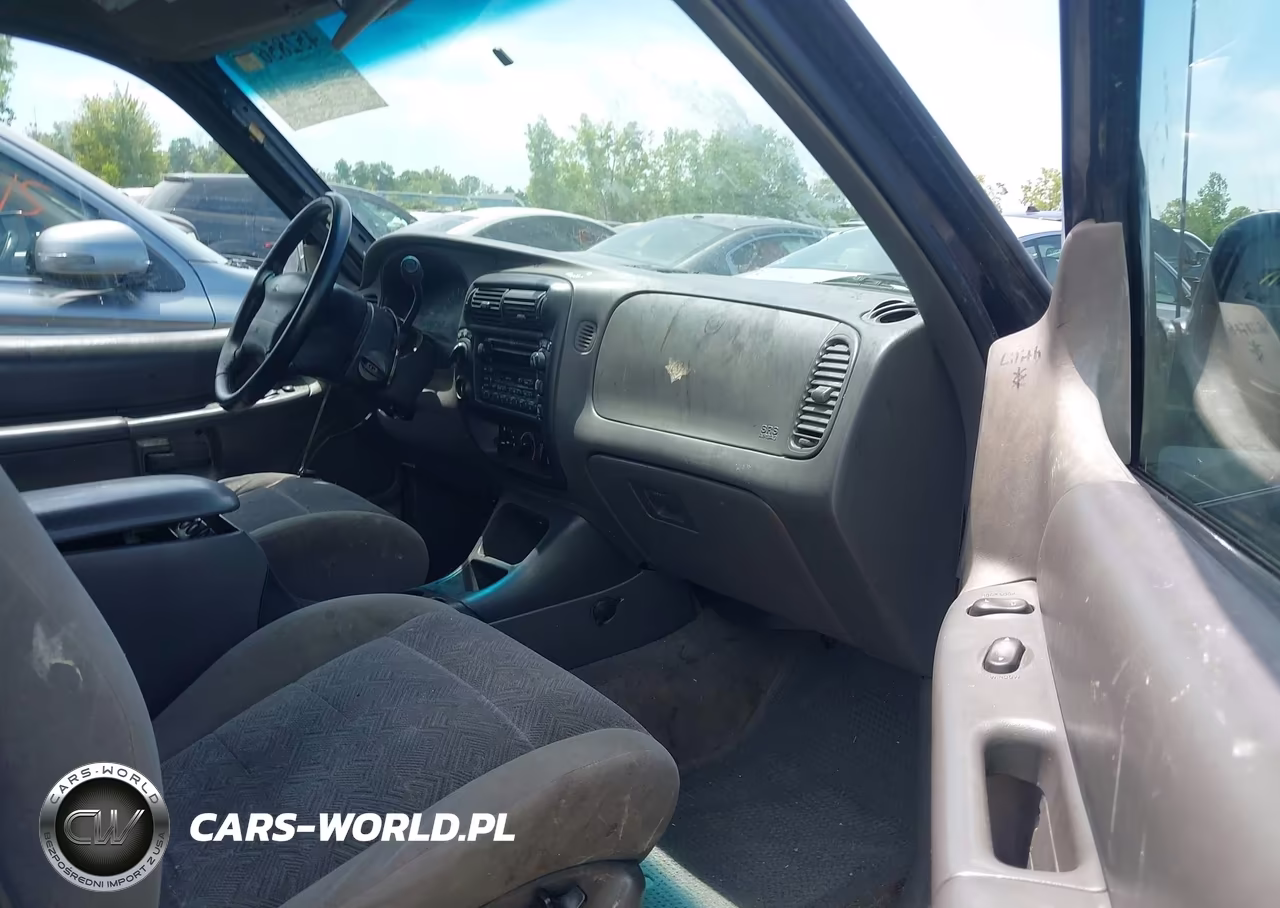 2001 Ford Explorer Xlt VIN:1FMZU73E11ZA65606 - 5