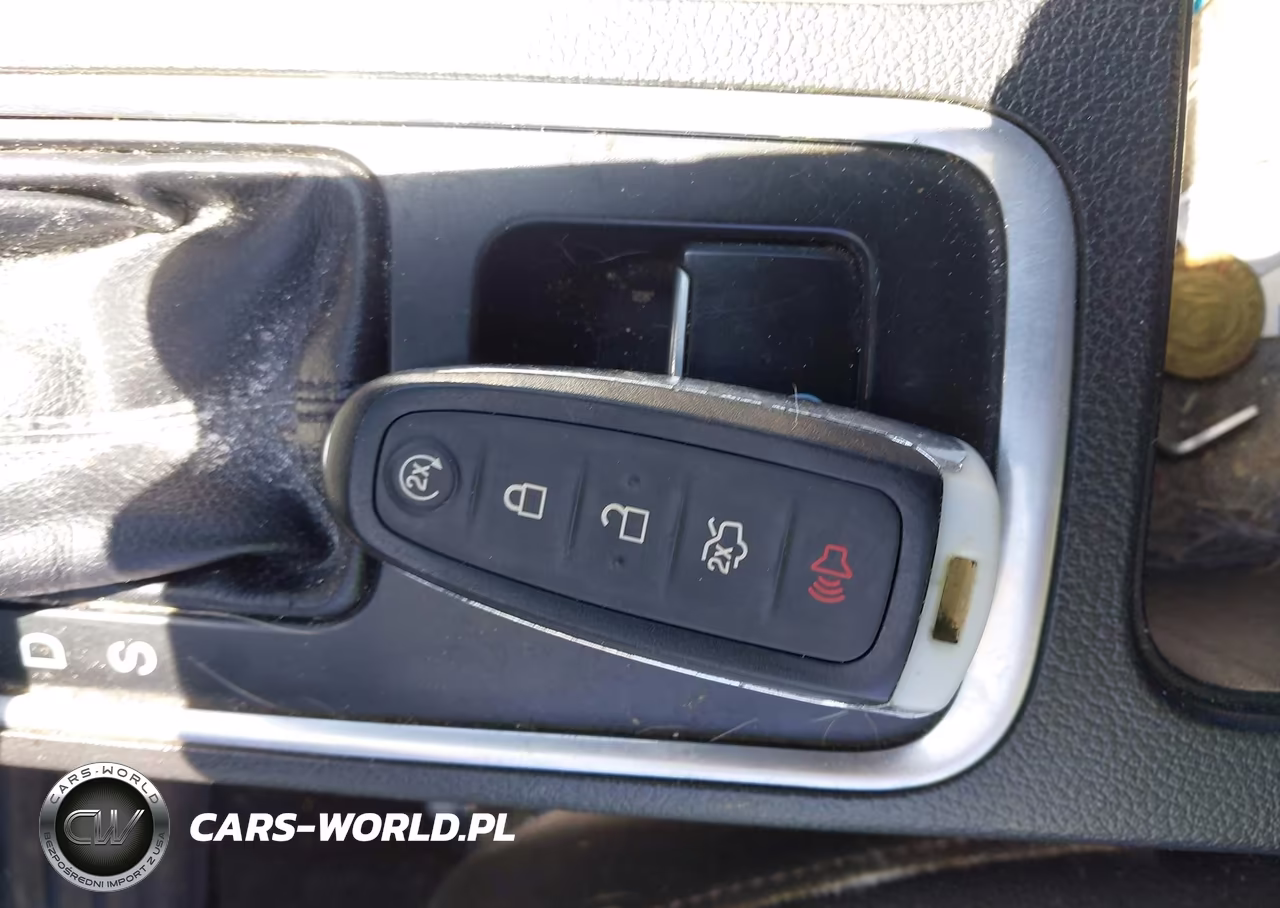 2018 Ford Escape Titanium VIN:1FMCU9J96JUB24332 - 11