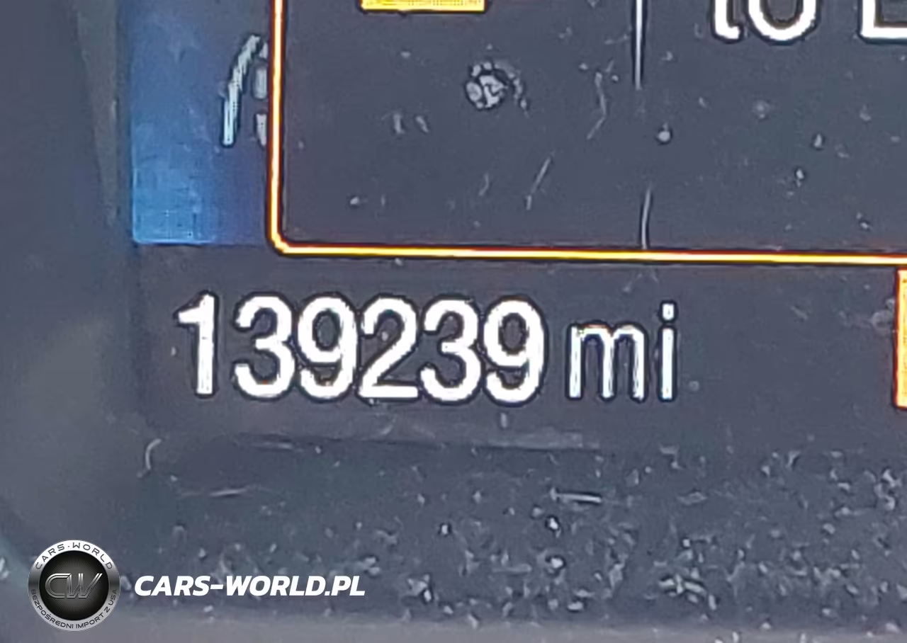 2018 Ford Escape Titanium VIN:1FMCU9J96JUB24332 - 15