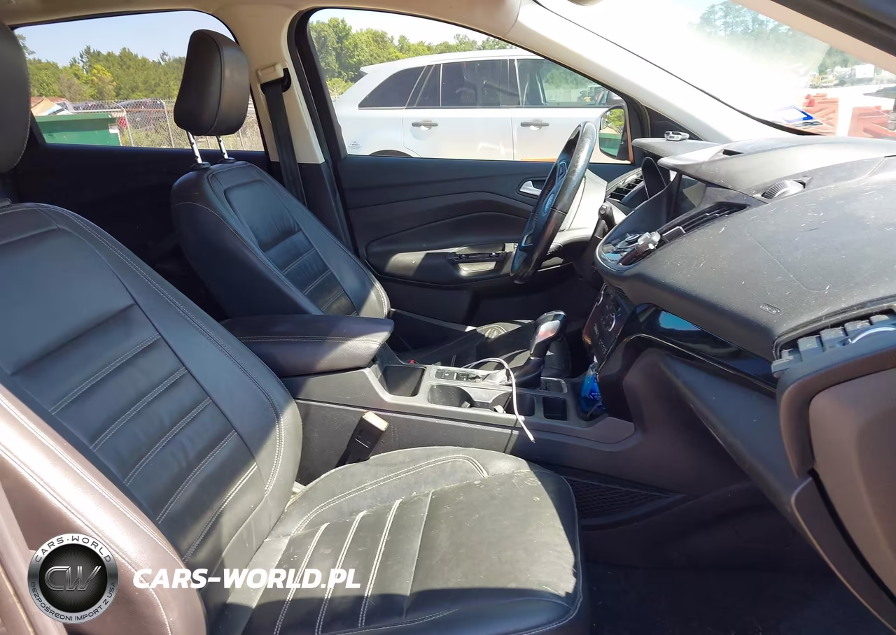 2018 Ford Escape Titanium VIN:1FMCU9J96JUB24332 - 5