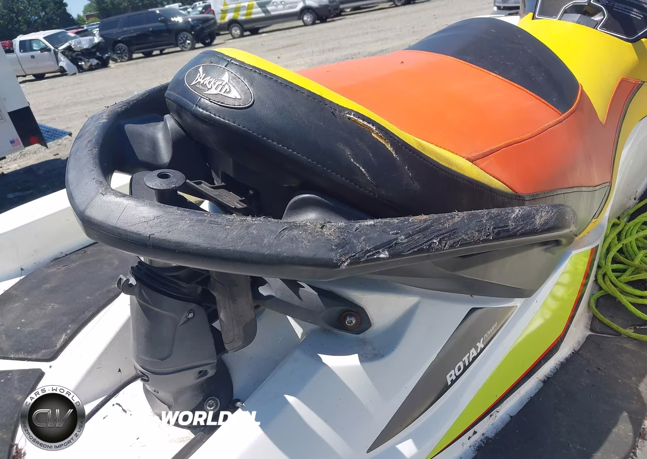 2015 Seadoo Wake Pro 215 VIN:YDV10585D515 - 12