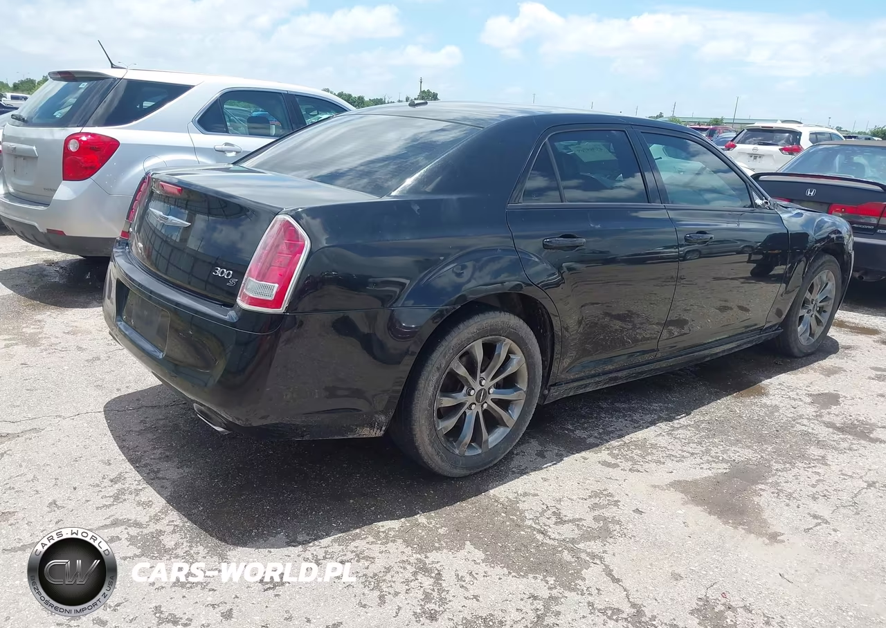 2014 Chrysler 300 300S VIN:2C3CCAGG2EH229462 - 4