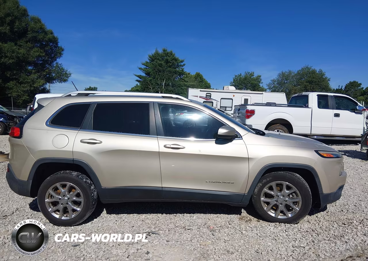 2015 Jeep Cherokee Latitude VIN:1C4PJLCS8FW658097 - 13