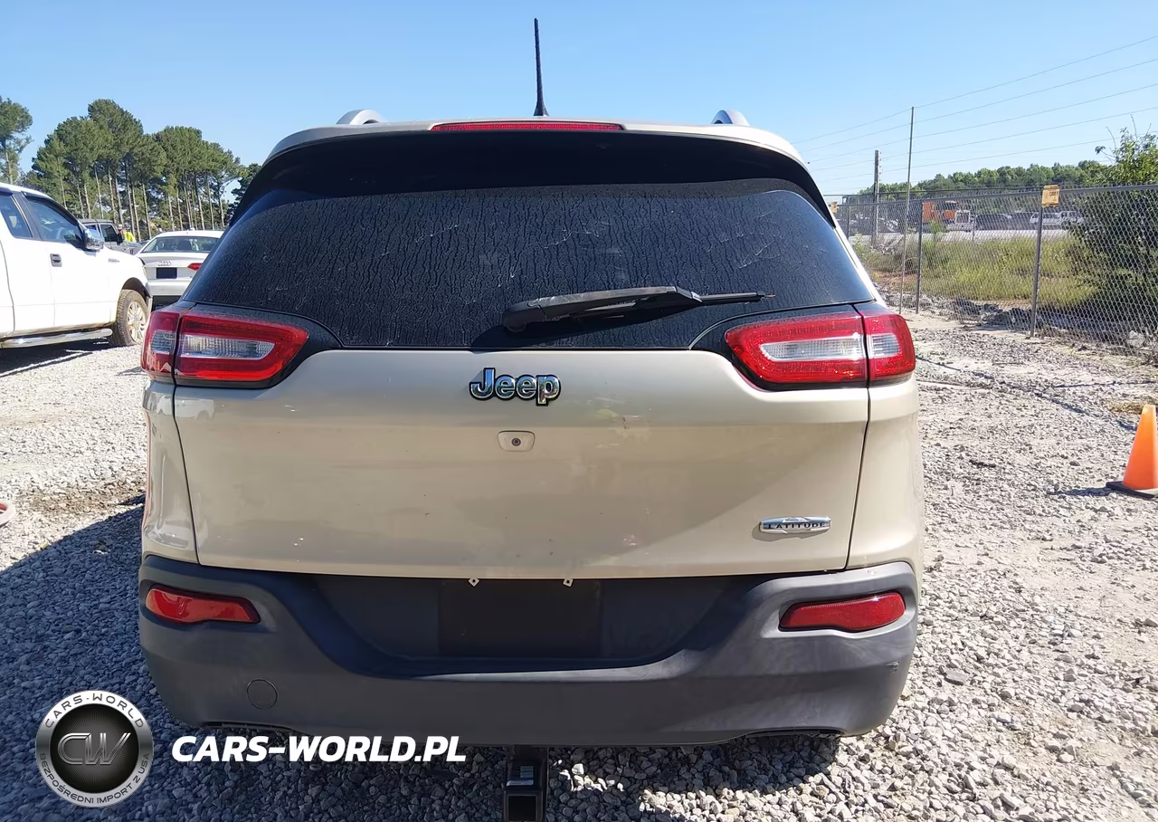 2015 Jeep Cherokee Latitude VIN:1C4PJLCS8FW658097 - 16