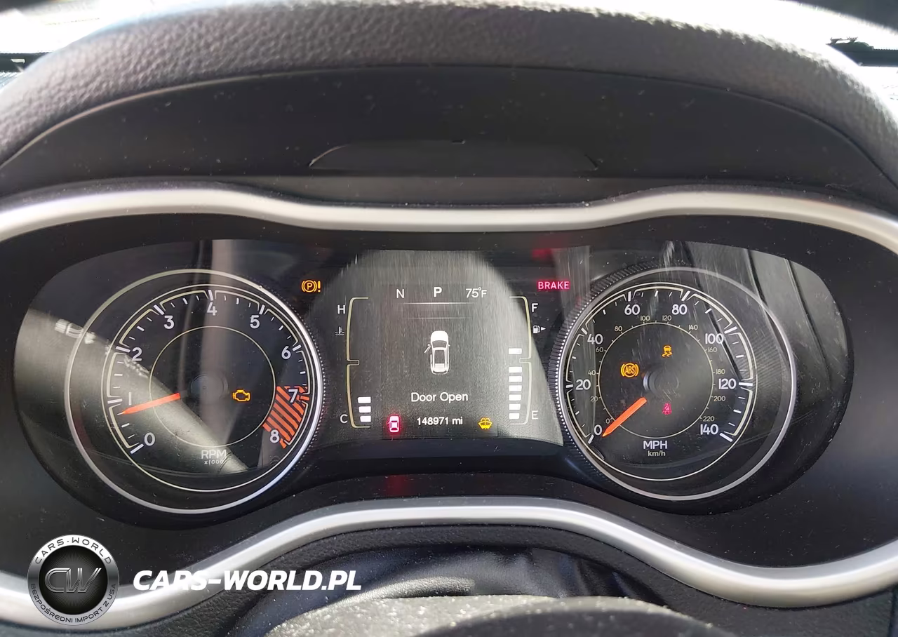 2015 Jeep Cherokee Latitude VIN:1C4PJLCS8FW658097 - 7