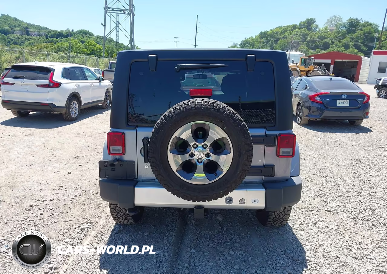 2016 Jeep Wrangler Unlimited Sahara VIN:1C4BJWEG8GL137209 - 17