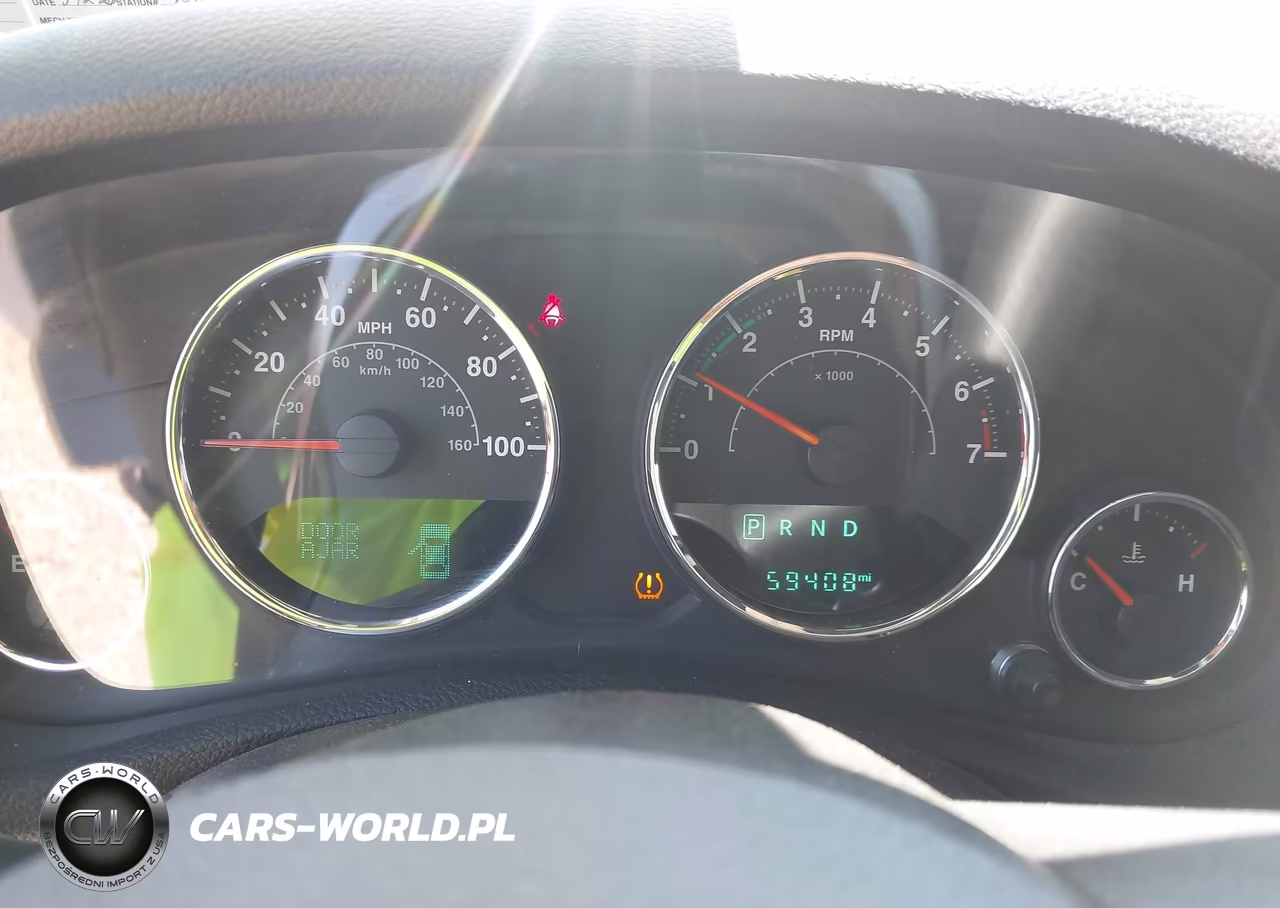 2016 Jeep Wrangler Unlimited Sahara VIN:1C4BJWEG8GL137209 - 7