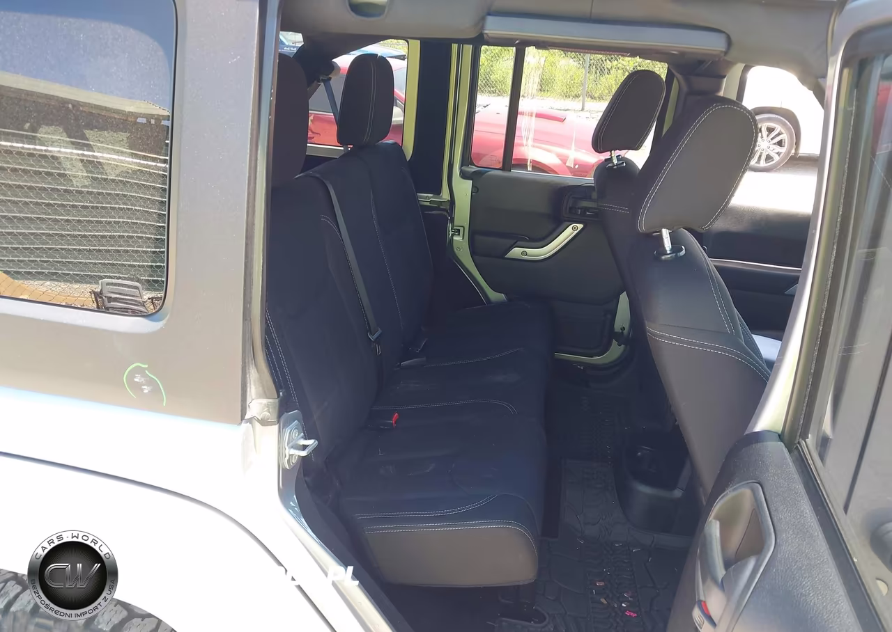 2016 Jeep Wrangler Unlimited Sahara VIN:1C4BJWEG8GL137209 - 8