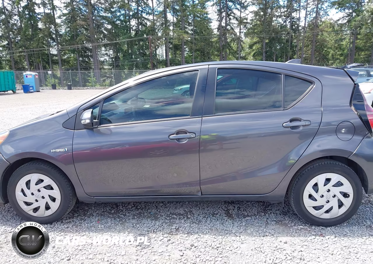 2016 Toyota Prius C Two VIN:JTDKDTB35G1129183 - 14