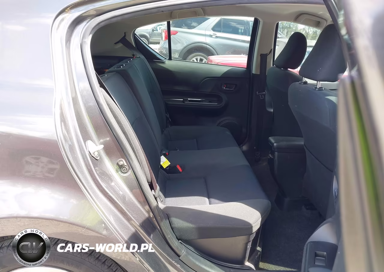 2016 Toyota Prius C Two VIN:JTDKDTB35G1129183 - 18