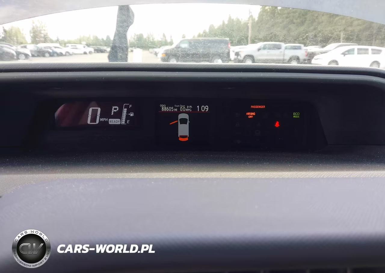 2016 Toyota Prius C Two VIN:JTDKDTB35G1129183 - 7