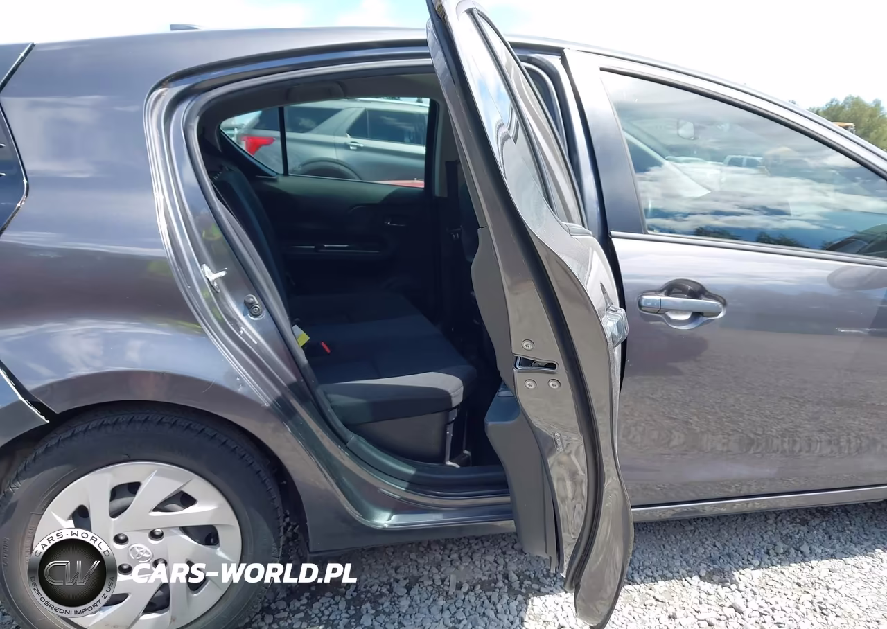 2016 Toyota Prius C Two VIN:JTDKDTB35G1129183 - 8