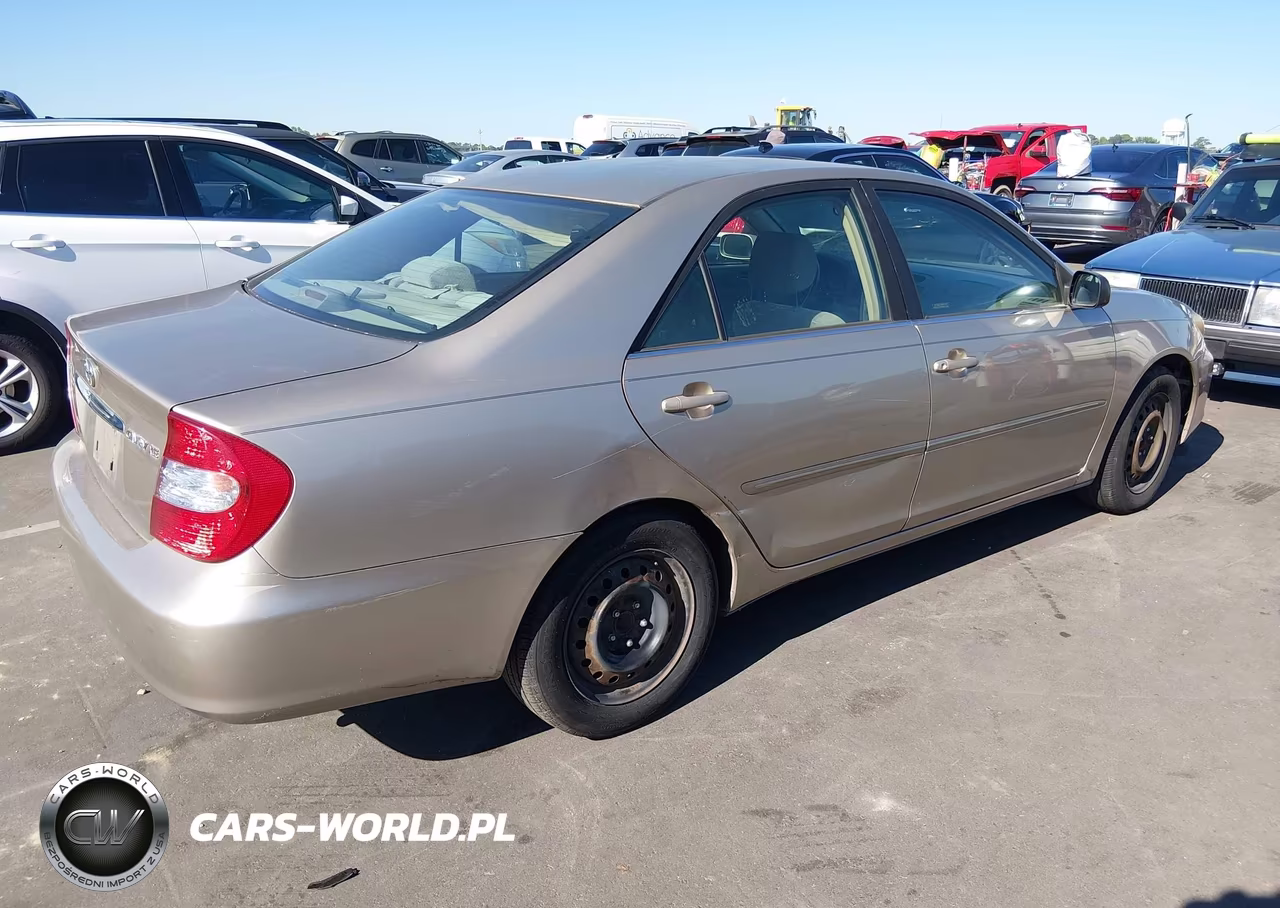 2004 Toyota Camry Xle VIN:JTDBE32K740278605 - 4