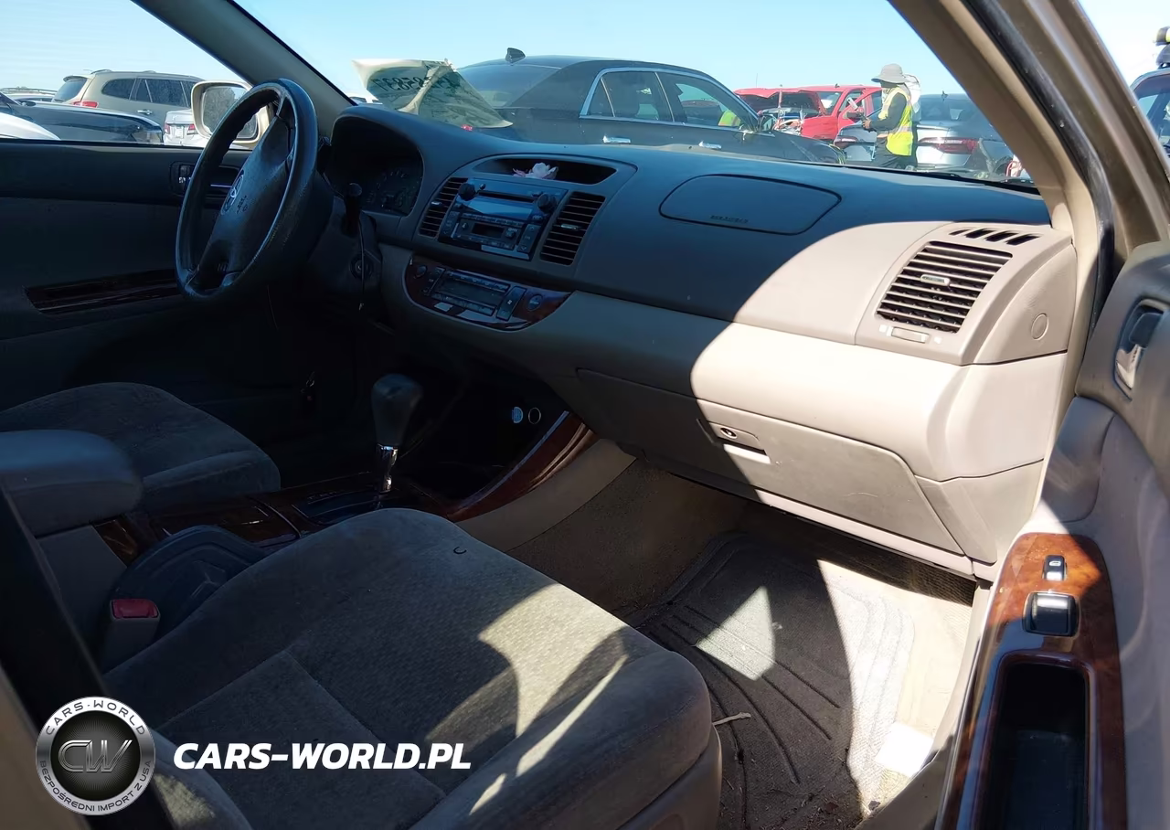 2004 Toyota Camry Xle VIN:JTDBE32K740278605 - 5
