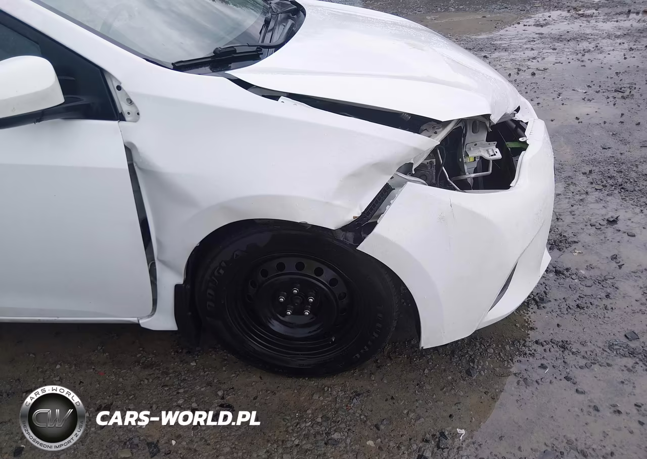 2016 Toyota Corolla Le VIN:2T1BURHE9GC547706 - 17