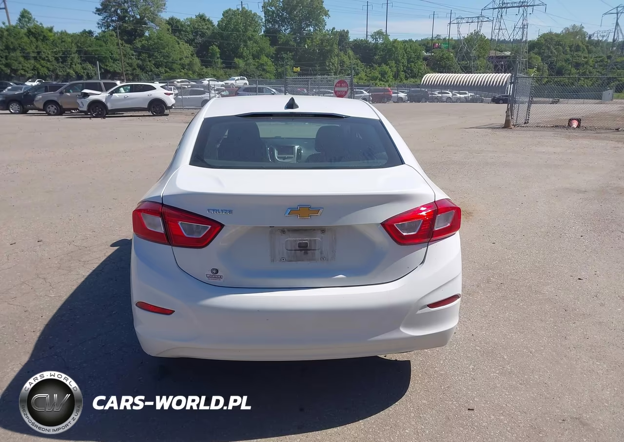 2018 Chevrolet Cruze Ls Auto VIN:1G1BC5SM0J7156585 - 16