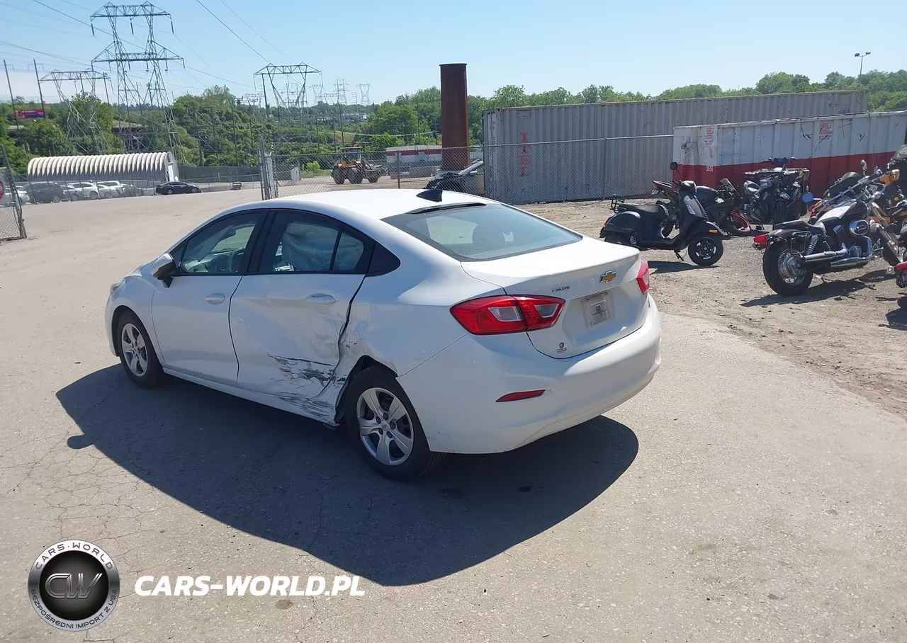 2018 Chevrolet Cruze Ls Auto VIN:1G1BC5SM0J7156585 - 3