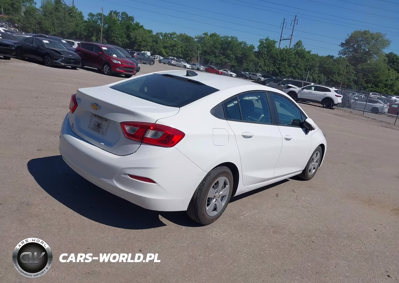 2018 Chevrolet Cruze Ls Auto VIN:1G1BC5SM0J7156585 - 4